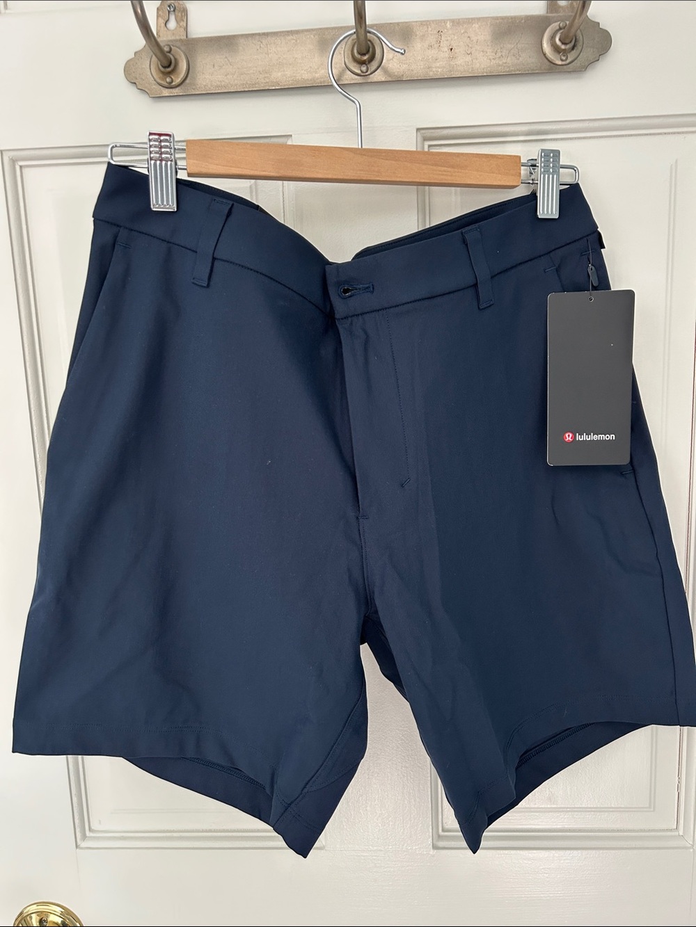 lululemon Men’s Navy Flat-Front Commission Classic 7” Shorts, sz 32. NWT! $88